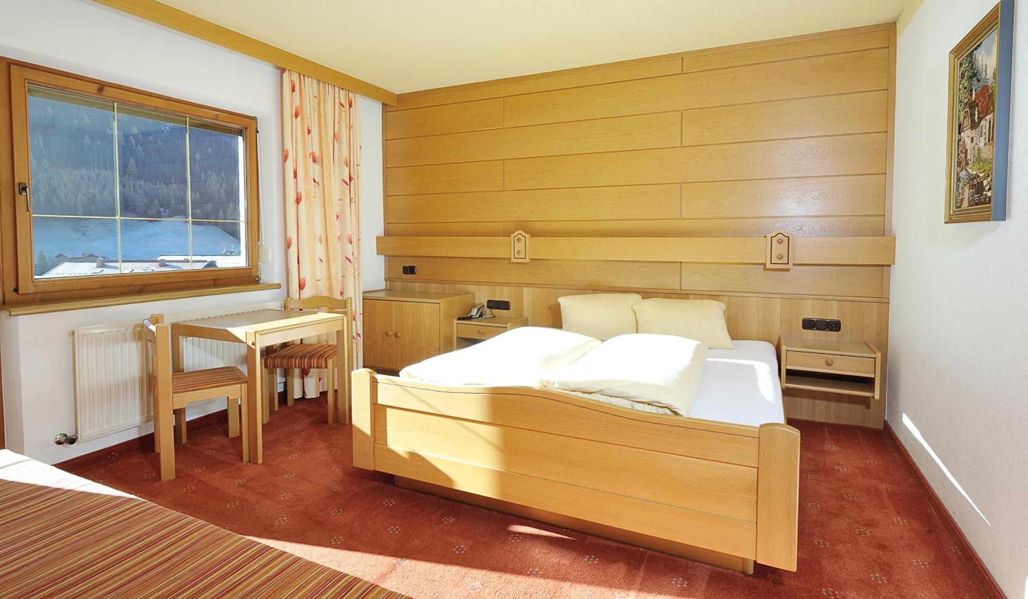 Hubertus Appartements Ischgl Kamer foto